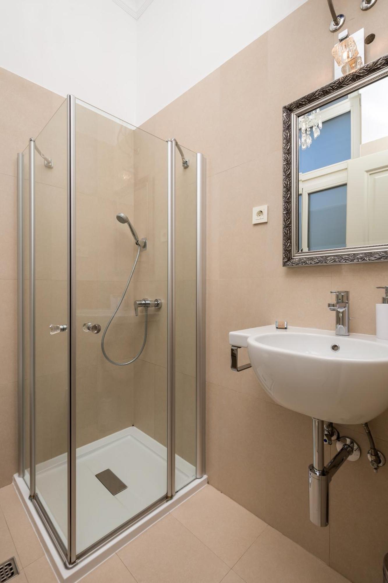 Villa Sokol Apartments Opatija Center الغرفة الصورة